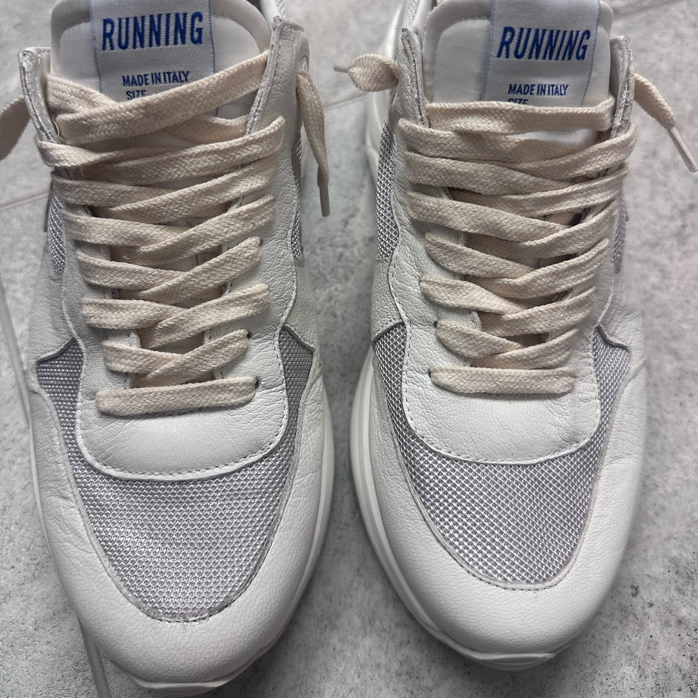 Like New Golden Goose Running Sole Sneakers size 40/ US 10 - Picture 3 of 8